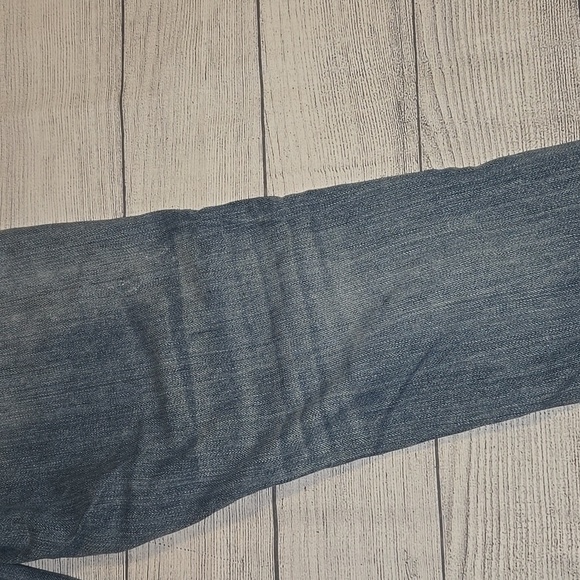 Blank NYC Crop Girlfriend Distressed & Studded Jeans Medium Wash Size 28 NWOT - Picture 11 of 13